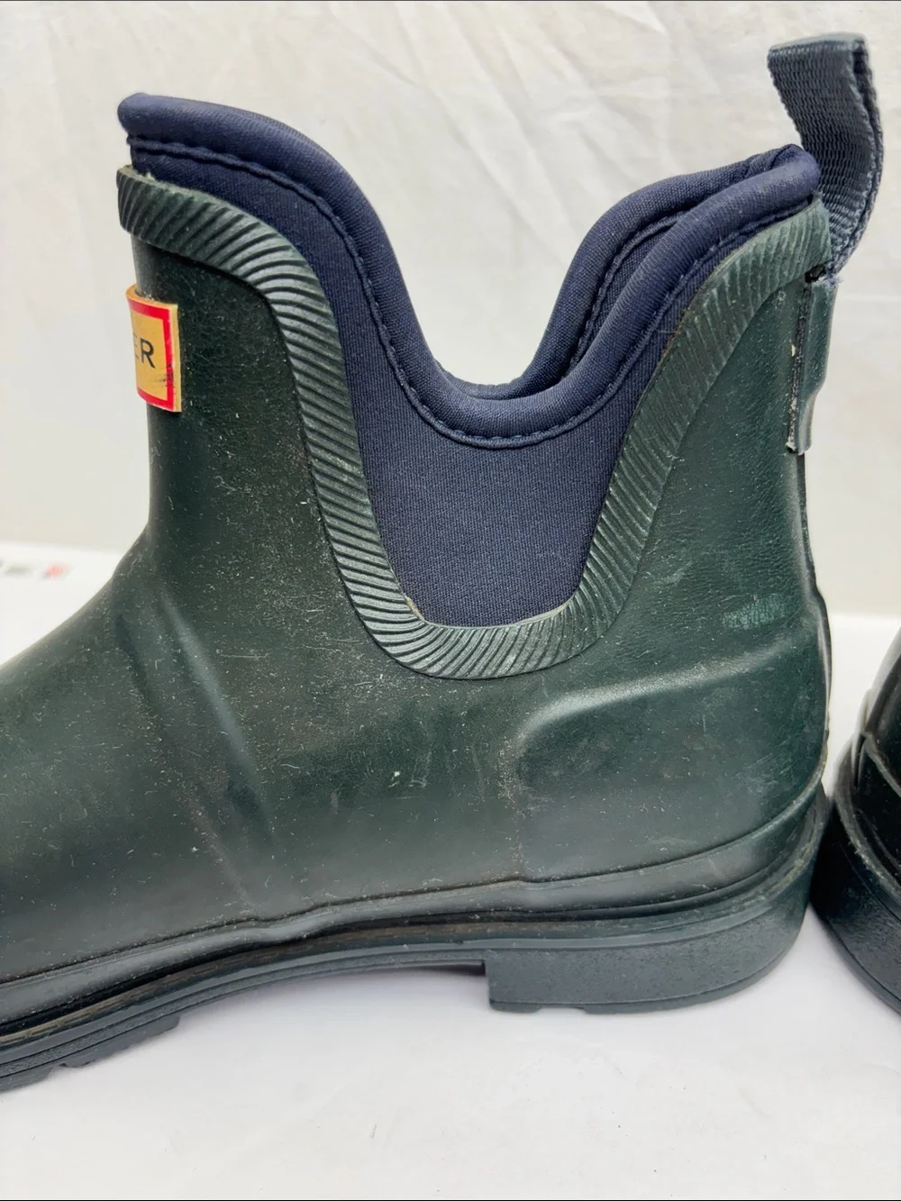 Hunter Men’s Dark Green Chelsea Rain Boots, SZ 8, 1(BA)